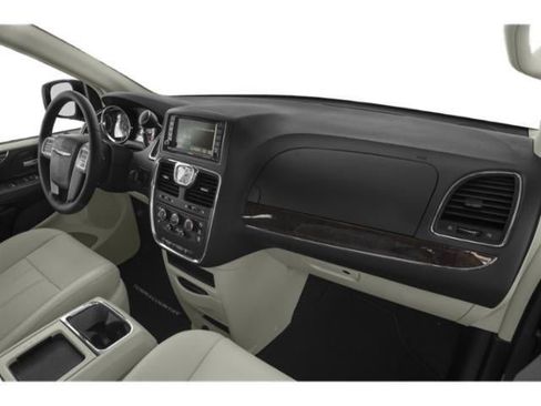 Used 2015 Chrysler Town & Country Touring FWD image 16