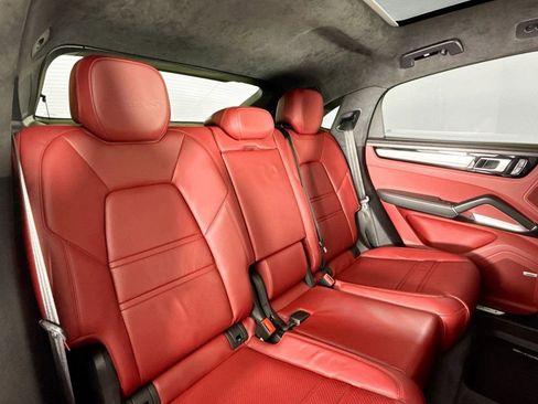 Certified 2022 Porsche Cayenne Turbo S image 15