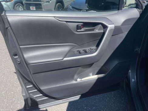 Used 2020 Toyota RAV4 LE w/ All Weather Liner Package AWD/4WD image 18