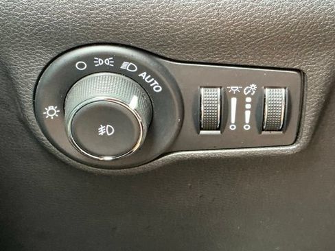 Used 2024 Jeep Compass Latitude AWD/4WD image 33