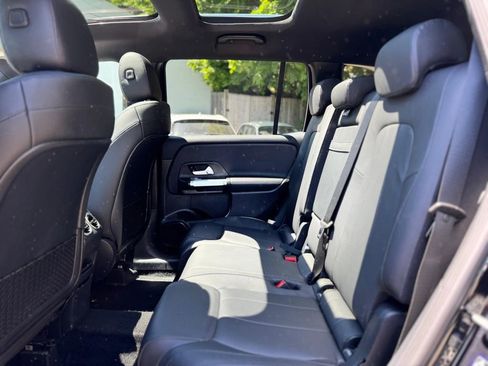 Used 2021 Mercedes-Benz GLB 250 4MATIC image 25