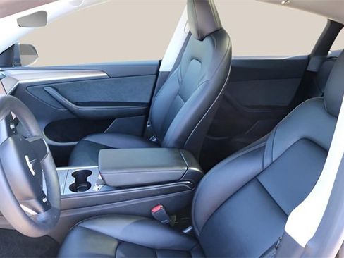 Used 2023 Tesla Model Y Long Range image 14