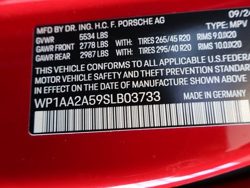 Used 2025 Porsche Macan image 37