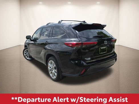 Used 2023 Toyota Highlander Limited AWD/4WD image 6