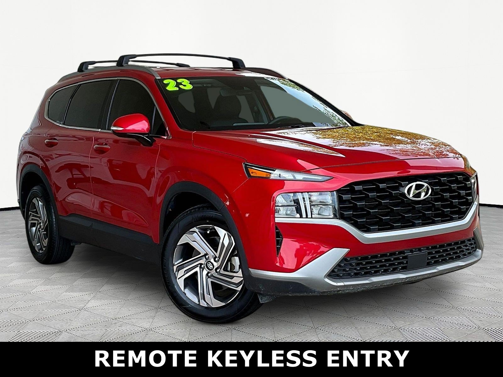 Used 2023 Hyundai Santa Fe SEL FWD image 3