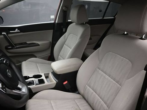 Used 2022 Kia Sportage LX FWD image 13