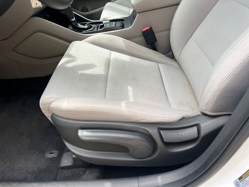 Used 2019 Hyundai Tucson SE image 15