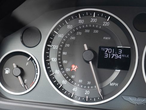 Used 2011 Aston Martin V8 Vantage N420 image 13