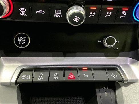 Certified 2023 Audi Q3 2.0T Premium image 23