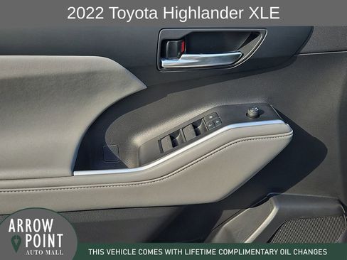 Used 2022 Toyota Highlander XLE image 20
