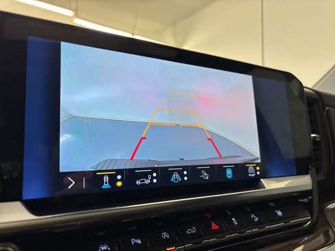 Used 2023 Chevrolet Silverado 1500 LT Trail Boss w/ LT Trail Boss Premium Package image 28