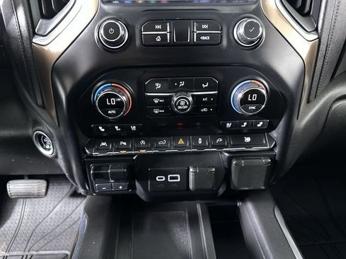 Used 2021 Chevrolet Silverado 1500 High Country w/ Technology Package AWD/4WD image 16