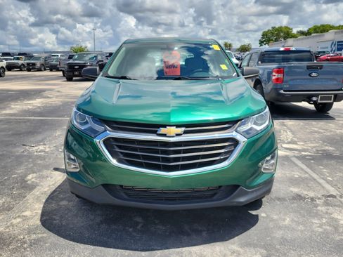 Used 2019 Chevrolet Equinox LS FWD image 2