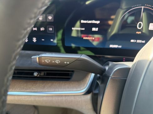 Used 2022 Lucid Air Grand Touring image 39