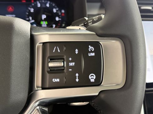 Used 2026 Land Rover Discovery Limited Edition AWD/4WD image 16