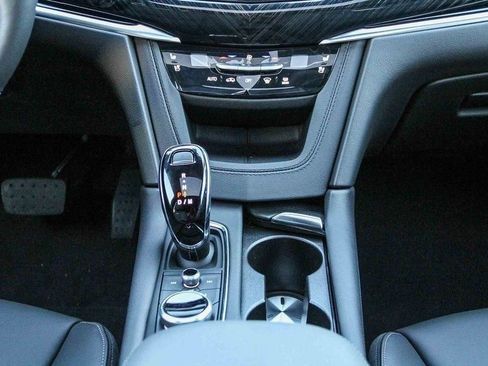 New 2025 Cadillac XT6 Premium Luxury image 8