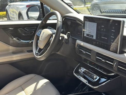 Certified 2024 Lincoln Corsair AWD w/ Equipment Group 101A image 33