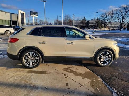 Used 2016 Lincoln MKX Reserve w/ Driver Assistance Package image 2