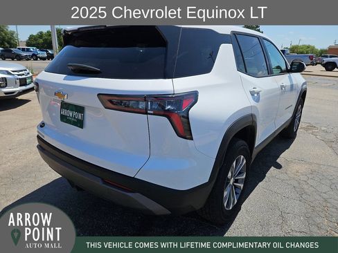Used 2025 Chevrolet Equinox LT FWD image 11