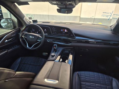 Used 2022 Cadillac Escalade Sport Platinum w/ Heavy-Duty Trailer Package AWD/4WD image 10