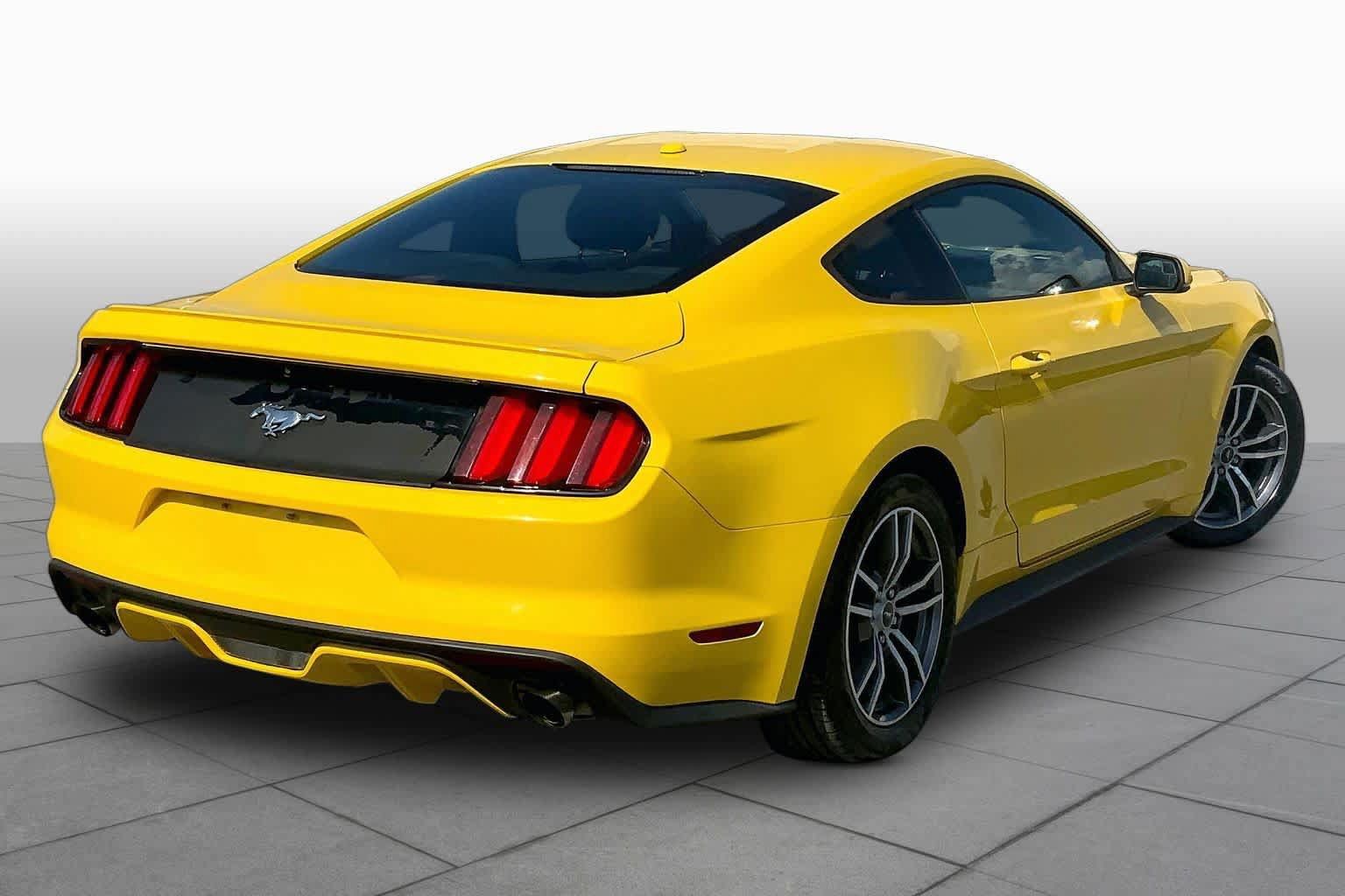 Used 2015 Ford Mustang Premium RWD image 12