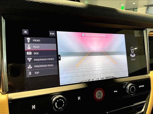 Used 2025 Porsche Macan image 28