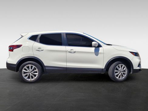 Used 2021 Nissan Rogue Sport S FWD image 3