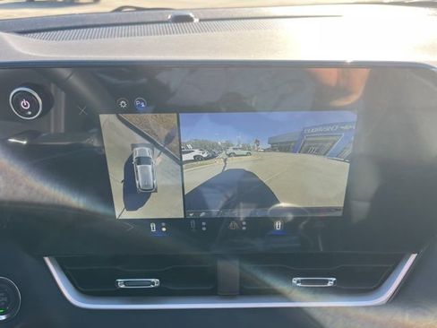 New 2026 Chevrolet Equinox LT w/ Convenience Package II image 25