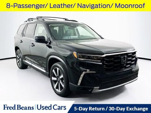 Used 2024 Honda Pilot Touring image 1