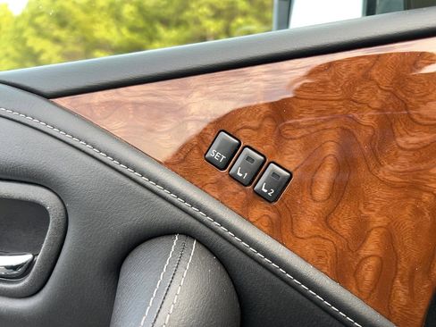 Used 2018 INFINITI QX80 w/ Driver Assistance Package image 15