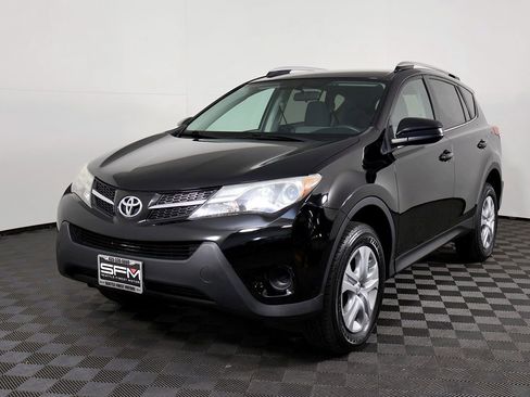 Used 2013 Toyota RAV4 LE image 3