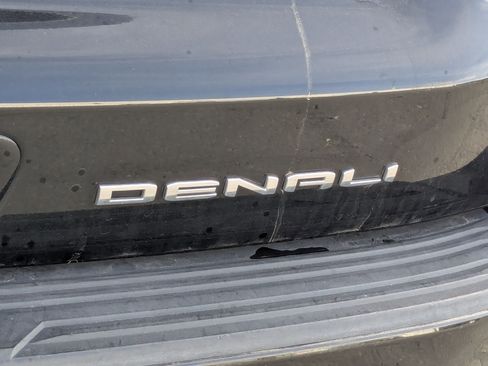 Used 2023 GMC Yukon Denali image 13