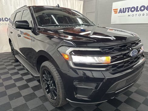 Used 2024 Ford Expedition XLT AWD/4WD image 2