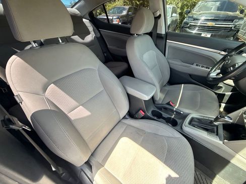 Used 2020 Hyundai Elantra Value Edition FWD image 9