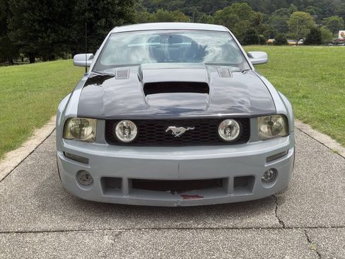 Used 2005 Ford Mustang GT Premium RWD image 4