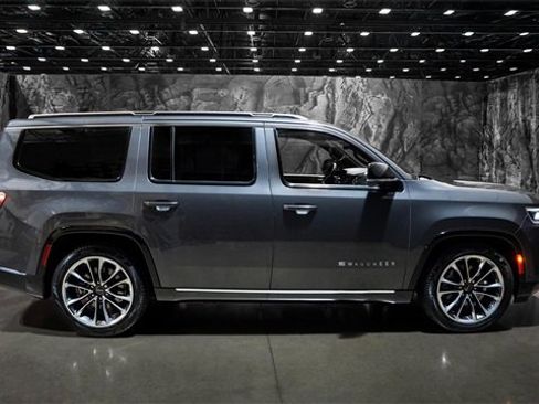 Used 2024 Jeep Wagoneer Series III w/ Premium Group I image 21