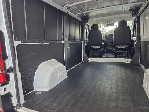 Used 2025 RAM ProMaster 2500 w/ Convenience Group FWD image 23