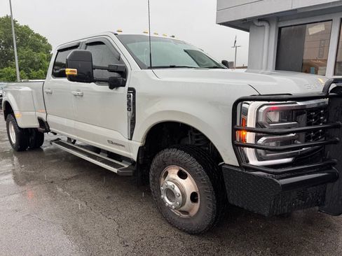 Used 2025 Ford F350 Lariat AWD/4WD image 1