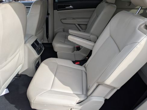 Used 2019 Volkswagen Atlas SE w/ Towing Package image 17