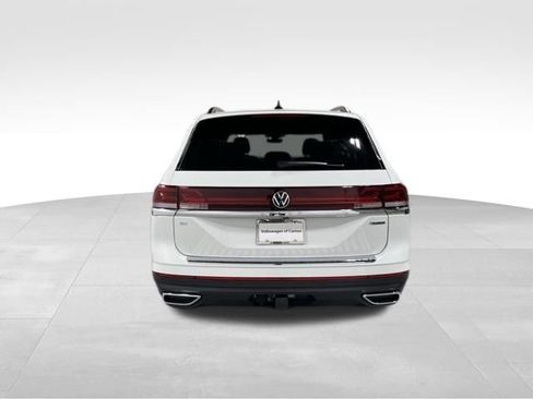 Used 2025 Volkswagen Atlas SE image 6