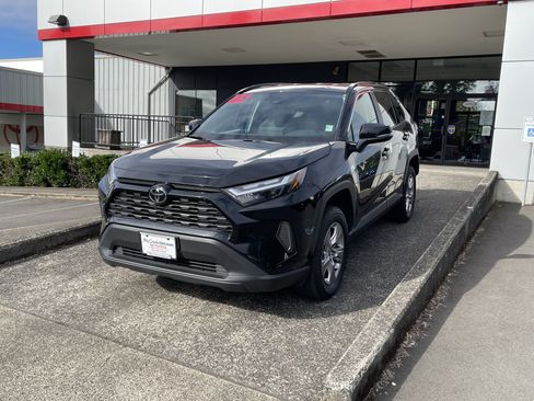 Certified 2025 Toyota RAV4 XLE AWD/4WD image 3