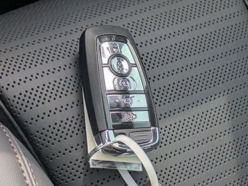 New 2026 Lincoln Nautilus Reserve image 30