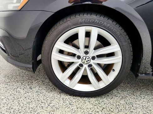 Used 2019 Volkswagen Passat 2.0T Wolfsburg w/ Wheels & Sunroof Package FWD image 9