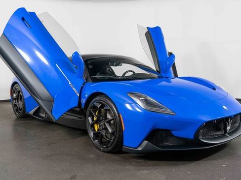 Used 2022 Maserati MC20 Coupe image 3