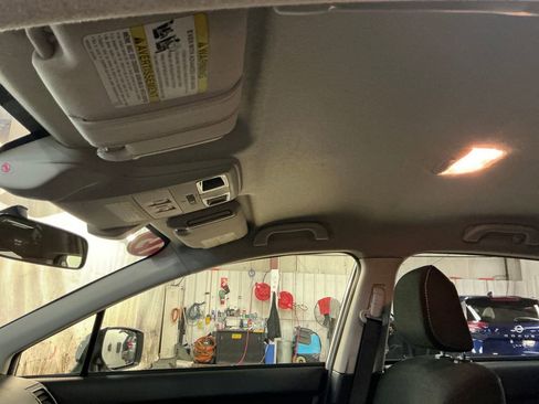 Used 2015 Subaru Crosstrek 2.0i Premium AWD/4WD image 13