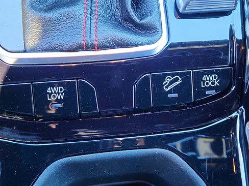 Used 2024 Jeep Compass Trailhawk image 23