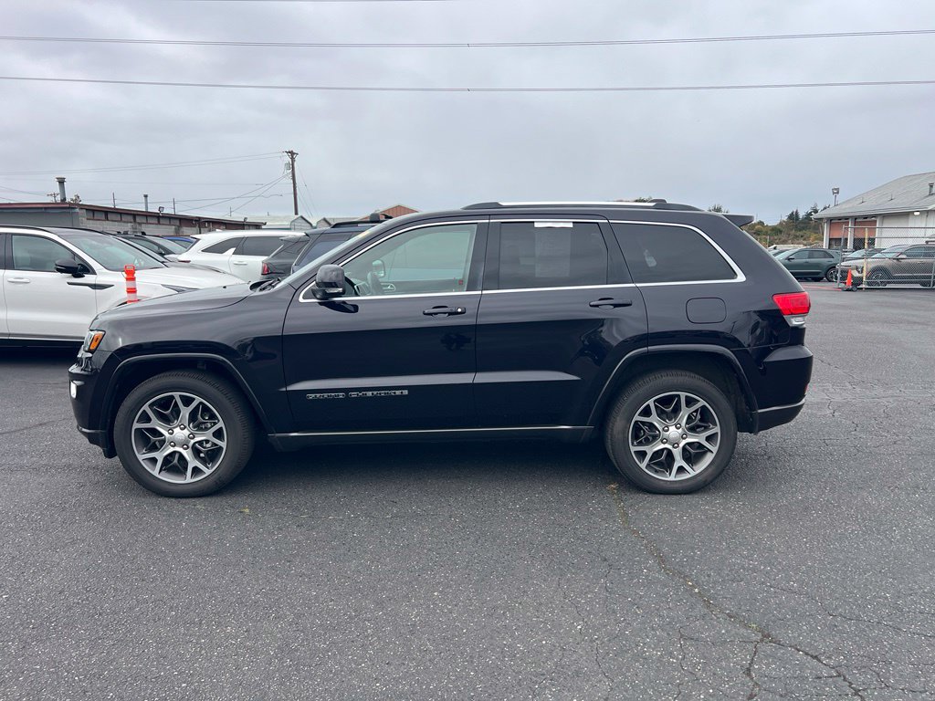 Used 2018 Jeep Grand Cherokee Limited AWD/4WD image 4