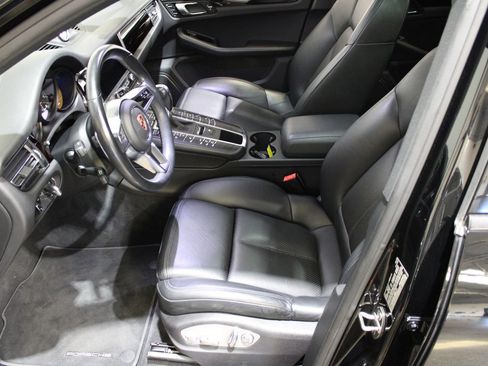 Used 2020 Porsche Macan image 18