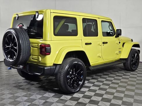 Used 2023 Jeep Wrangler Unlimited Sahara w/ Cold Weather Group AWD/4WD image 4