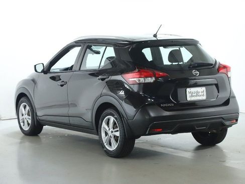 Used 2019 Nissan Kicks S image 39